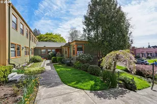 2025 SE Caruthers St, Portland, OR 97214 - Photo 2