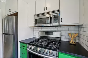 2025 SE Caruthers St, Portland, OR 97214 - Photo 16