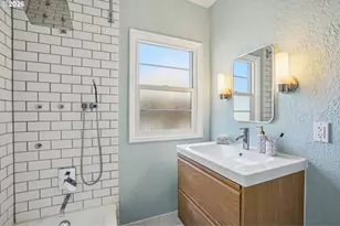 2025 SE Caruthers St, Portland, OR 97214 - Photo 20