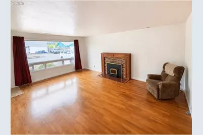 1231 N St, Springfield, OR 97477 - Photo 2