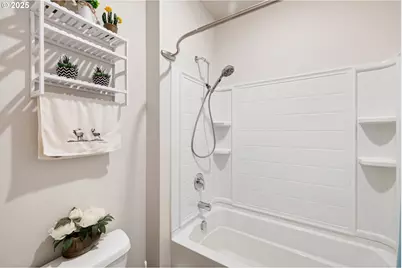 1633 Zoe Ave, Eugene, OR 97404 - Photo 32