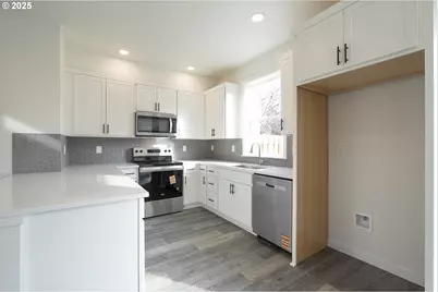 14718 SE Powell Blvd, Portland, OR 97236 - Photo 6