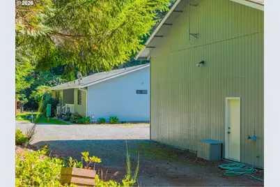88848 Sunny Loop Ln, Bandon, OR 97411 - Photo 4