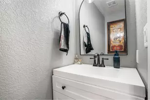 796 S R St, Cottage Grove, OR 97424 - Photo 14