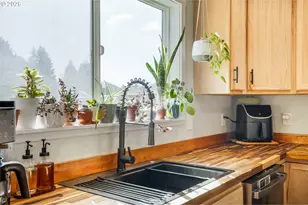 796 S R St, Cottage Grove, OR 97424 - Photo 10