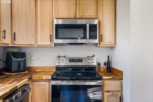 796 S R St, Cottage Grove, OR 97424 - Photo 10