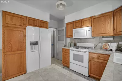 1023 NE 172nd Ave, Portland, OR 97230 - Photo 12