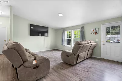 17649 S Greenfield Dr, Oregon City, OR 97045 - Photo 6