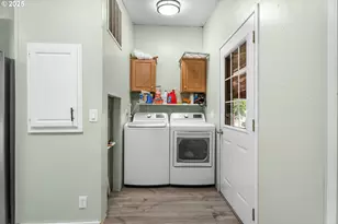 17649 S Greenfield Dr, Oregon City, OR 97045 - Photo 14