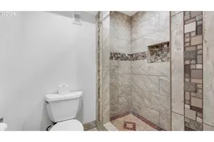 906 SW Alder St, Dundee, OR 97115 - Photo 24