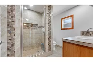 906 SW Alder St, Dundee, OR 97115 - Photo 16