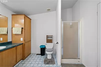 25017 Dunham Ave, Veneta, OR 97487 - Photo 18