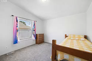 25017 Dunham Ave, Veneta, OR 97487 - Photo 32