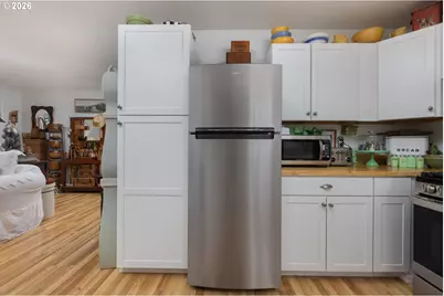 864 N Deerlane Loop, Rose Lodge, OR 97368 - Photo 10