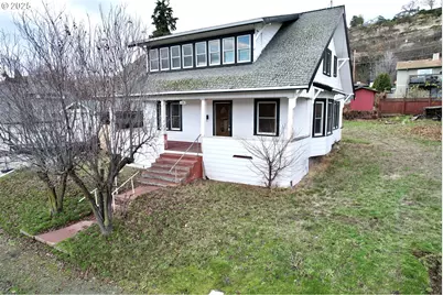 826 E 15th St, The Dalles, OR 97058 - Photo 1