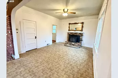 826 E 15th St, The Dalles, OR 97058 - Photo 16