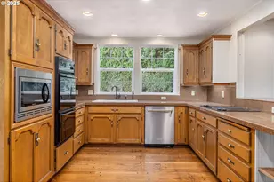 8635 NW Ash St, Portland, OR 97229 - Photo 8