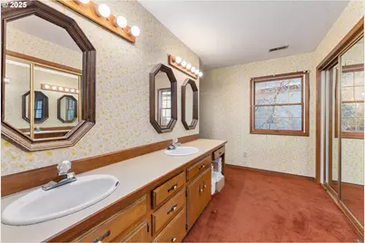 8635 NW Ash St, Portland, OR 97229 - Photo 22