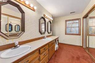 8635 NW Ash St, Portland, OR 97229 - Photo 22