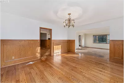 8635 NW Ash St, Portland, OR 97229 - Photo 6