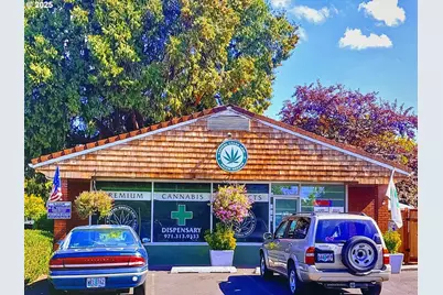 1890 NE Capitol St, Salem, OR 97301 - Photo 1