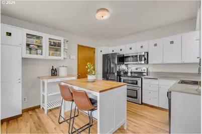 13417 SW 61st Ave, Portland, OR 97219 - Photo 10