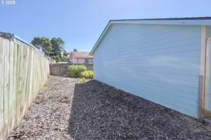 1125 Augustine Ave, Coos Bay, OR 97420 - Photo 24