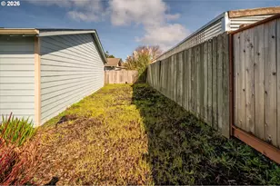 1125 Augustine Ave, Coos Bay, OR 97420 - Photo 6