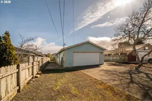 1125 Augustine Ave, Coos Bay, OR 97420 - Photo 42