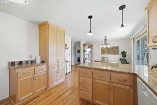 27805 Green Oaks Dr, Eugene, OR 97402 - Photo 10