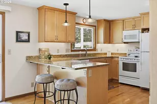 27805 Green Oaks Dr, Eugene, OR 97402 - Photo 16