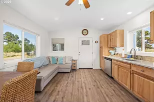 205 9th St, Long Beach, WA 98631 - Photo 12