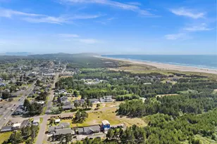 205 9th St, Long Beach, WA 98631 - Photo 8
