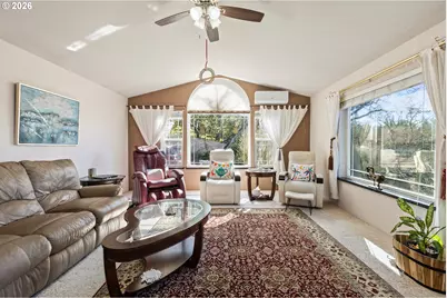 1385 SE Laurel Ct, Roseburg, OR 97470 - Photo 10