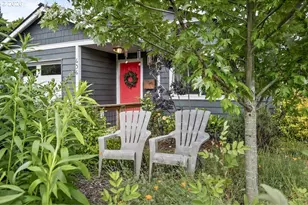 636 SE 84th Ave, Portland, OR 97216 - Photo 2