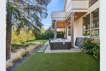 1225 SW Ophelia St, Portland, OR 97219 - Photo 40