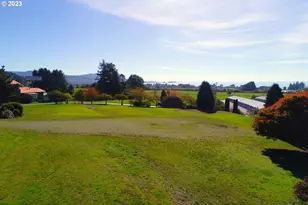 15282 Hwy 101, Brookings, OR 97415 - Photo 14