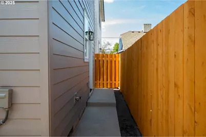 5721 N Willis Blvd #C, Portland, OR 97203 - Photo 40