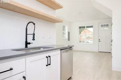 5721 N Willis Blvd #C, Portland, OR 97203 - Photo 22