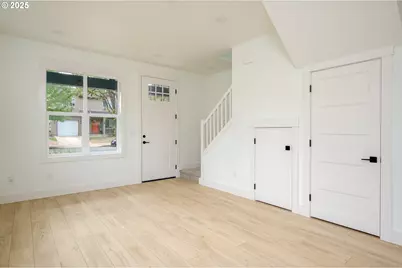 5721 N Willis Blvd #C, Portland, OR 97203 - Photo 6