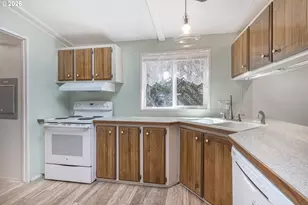 1602 NE Riverside Dr, McMinnville, OR 97128 - Photo 12