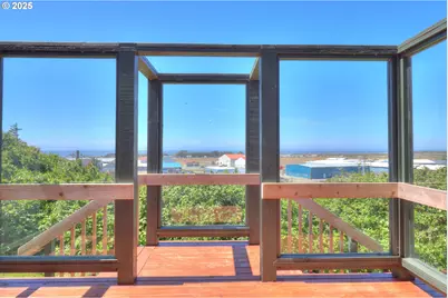 29832 Mary St, Gold Beach, OR 97444 - Photo 34