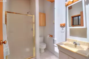 29832 Mary St, Gold Beach, OR 97444 - Photo 20