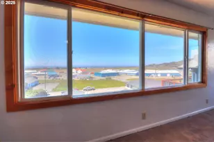 29832 Mary St, Gold Beach, OR 97444 - Photo 12