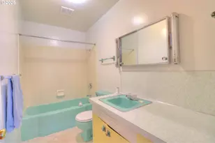 29832 Mary St, Gold Beach, OR 97444 - Photo 24