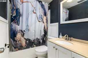 145 NW 13th St, Gresham, OR 97030 - Photo 8