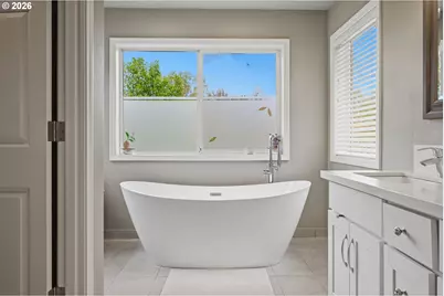 14058 Chatham Ct, Lake Oswego, OR 97035 - Photo 30