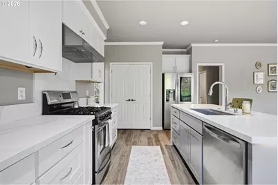 14058 Chatham Ct, Lake Oswego, OR 97035 - Photo 20
