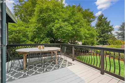 16625 NE San Rafael Dr, Portland, OR 97230 - Photo 6