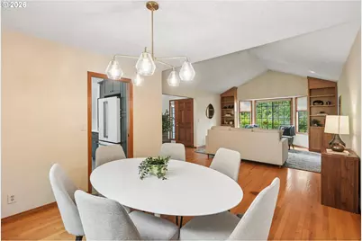 16625 NE San Rafael Dr, Portland, OR 97230 - Photo 4